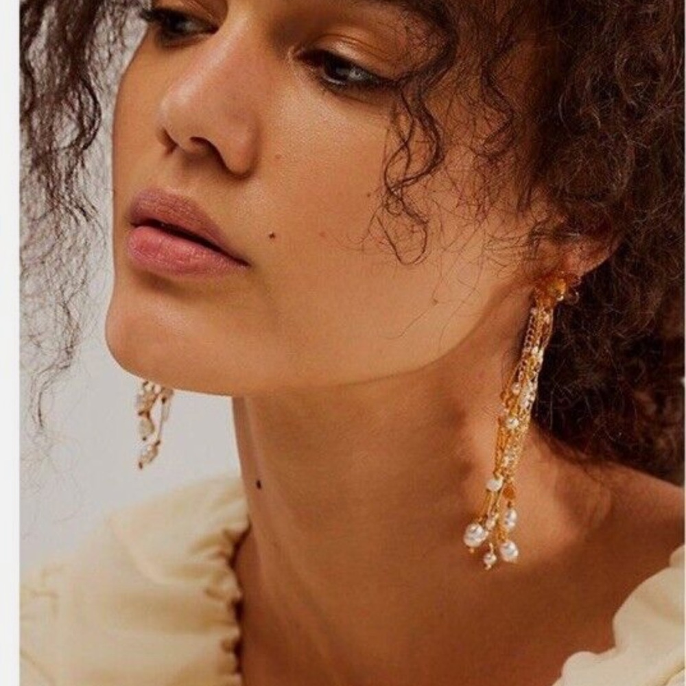 NWT Free People Golden Orange and White Floral Dangle Earrings